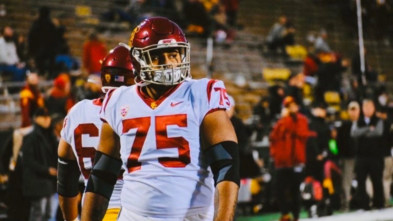Jets Trade Up to Draft Guard Alijah Vera-Tucker